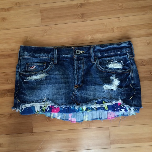 Hollister mini skirt
