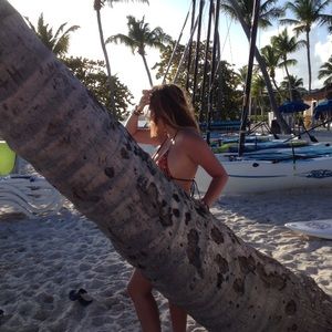 Meet your Posher, Lia