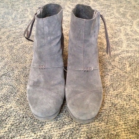 Size 8.5W Tom's Booties