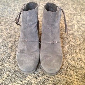Size 8.5W Tom's Booties
