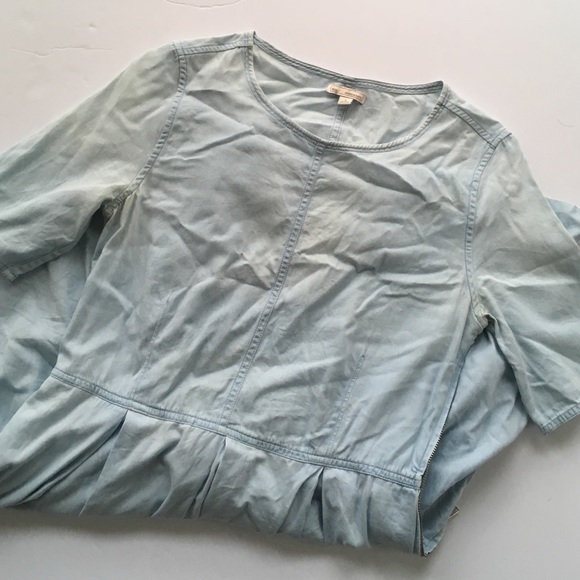 Gap size 4 chambray dress with pleats