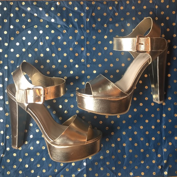 Gold platform heels - Picture 2 of 4