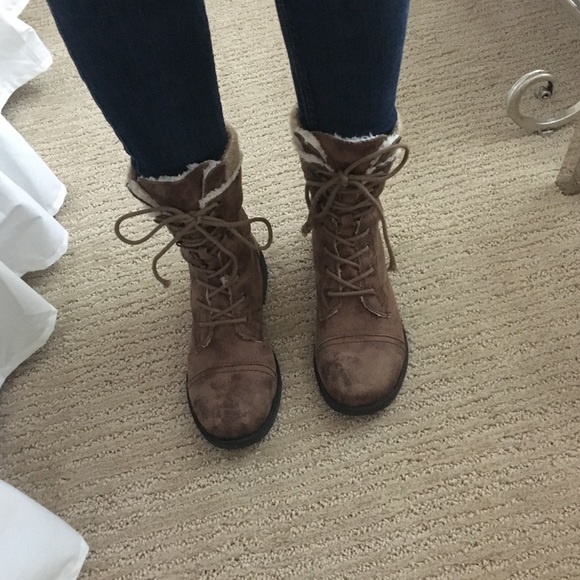 Combat boots