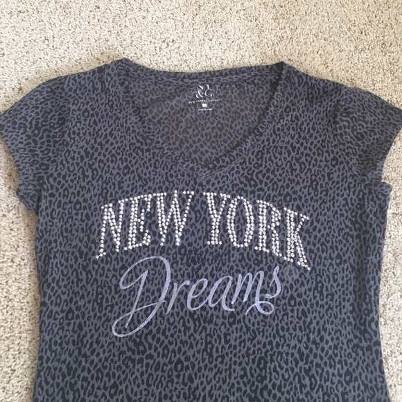Gray cheetah print shirt