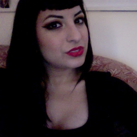 Meet your Posher, Monique