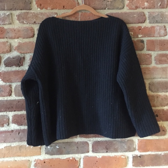 Black wool boxy Vince sweater