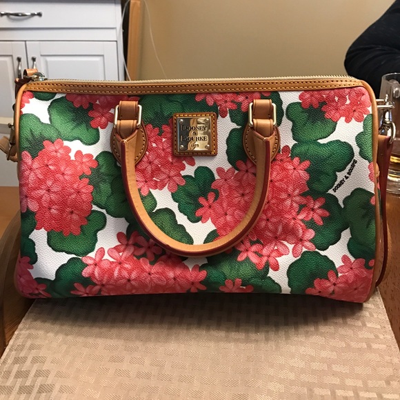 Dooney & Bourke AUTHENTIC