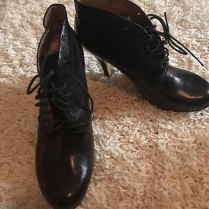 Black Nine West booties