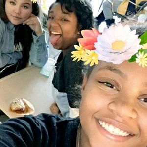 Meet your Posher, Alexis