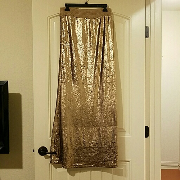 Rose sequin skirt