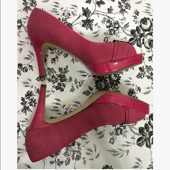 Pink Snakeskin Alfani Heels, Pink High Heels - Picture 2 of 2