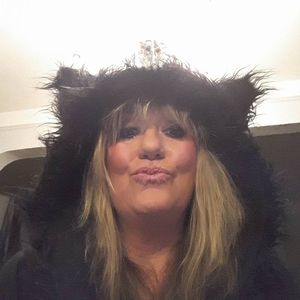 Meet your Posher, Leslie