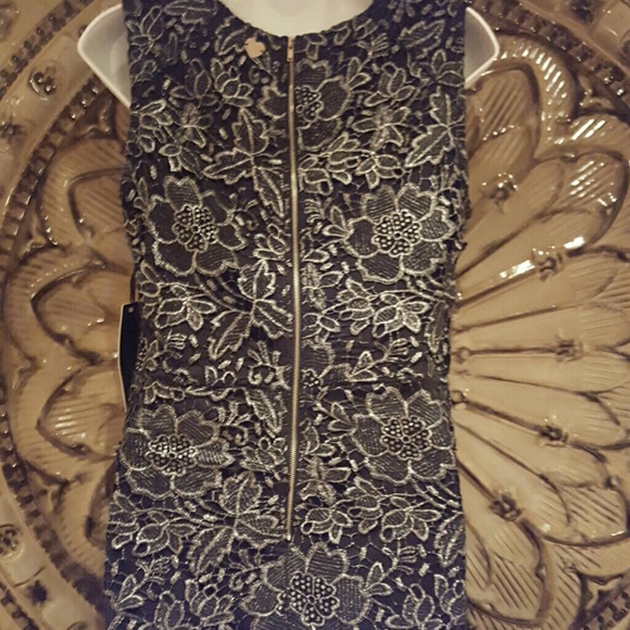 Beautiful dress - Picture 4 of 4