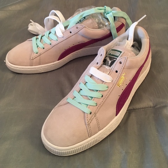 NWT Beige Puma sneakers with 2 different laces