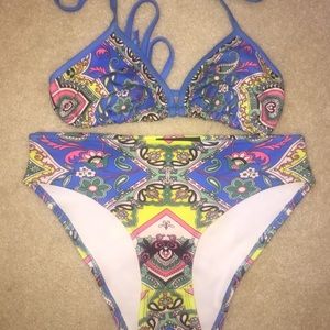 Paisley print bikini set