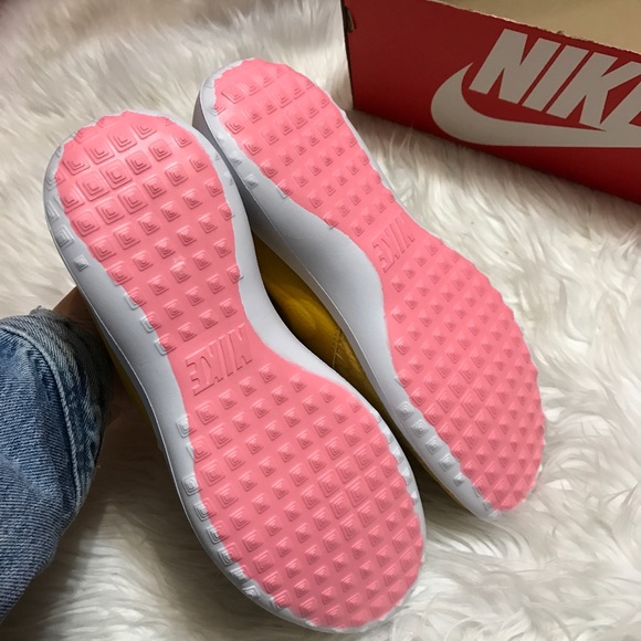 OFFER ME ⚡️RARE  Nike Juvenate Gold Dart - Picture 4 of 4