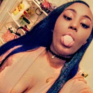 Meet your Posher, Adrianna