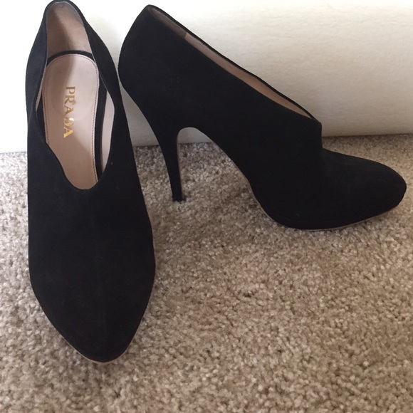 Vintage Prada pumps