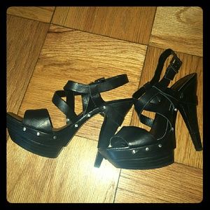 Jessica Simpson sexy platform sandals