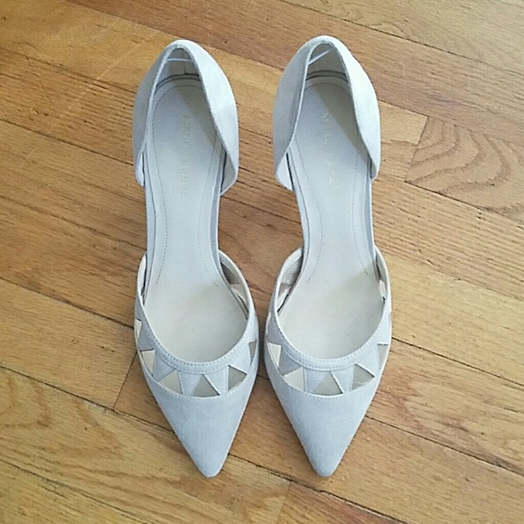 Nude pumps
