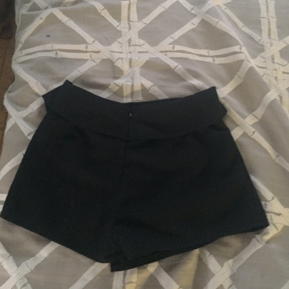 skort - Picture 3 of 3