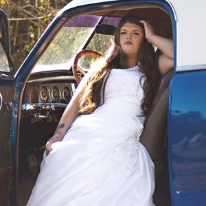 Meet your Posher, Elizabeth