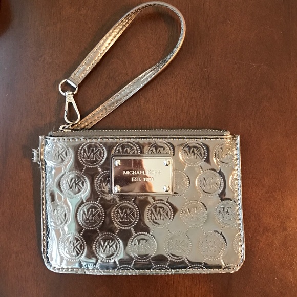 Michael Kors Wristlet *Authentic*