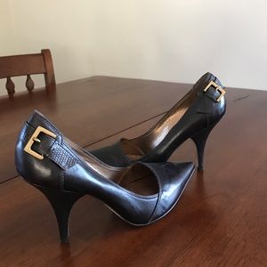NWOT Nicole Miller dark brown pointed toe pumps
