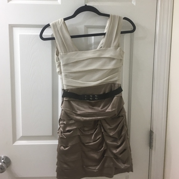 Express Dress - Picture 3 of 4