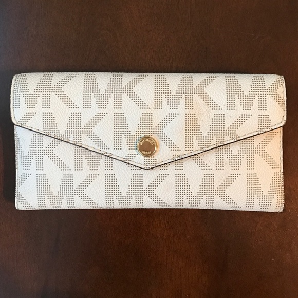 Michael Kors Wallet *Authentic*