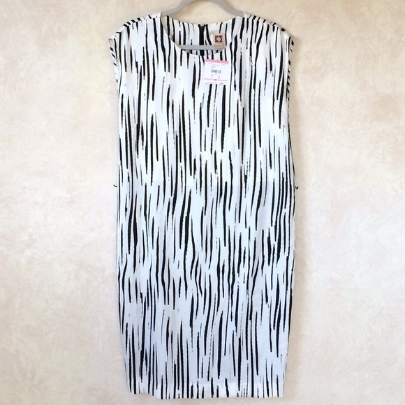 Anne Klein Dresses & Skirts - Anne Klein Animal Print Shift Dress Size 10