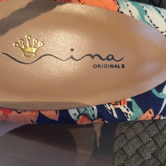 🎈NIB Nina Originals Matrix Kaki Canvas🎈 - Picture 3 of 3