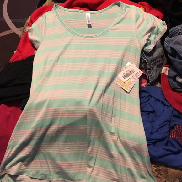 LulaRoe Classic T