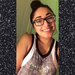 Meet your Posher, Jaqueline