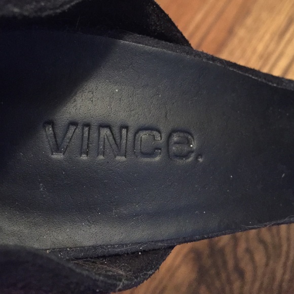 Navy Vince Pumps, size 9 - Picture 2 of 4