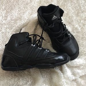 Men Adidas Black high top sneakers.Size 6