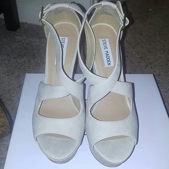 Steve Madden "Xternal" wedge