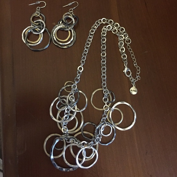 Alfani necklace and earring set!