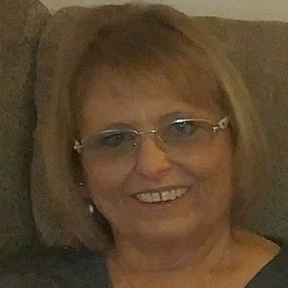 Meet your Posher, Lisa - Picture 1 of 1