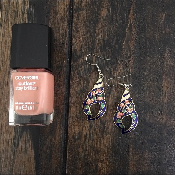 Vintage cloisonne conch shell earrings