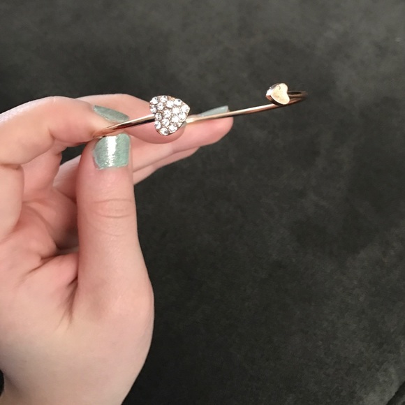 Gold Heart Bracelet - Picture 2 of 3