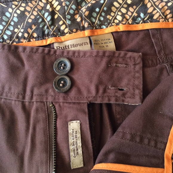 Ruff Hewn brown capris. - Picture 2 of 6