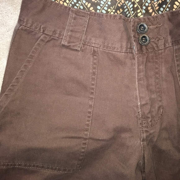 Ruff Hewn brown capris. - Picture 5 of 6