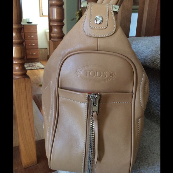 Tod's Mikey satchel. EXCELLENT!! Like new! - Picture 2 of 6