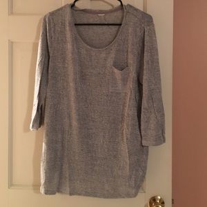 3/4 length shirt. Size L. Great condition