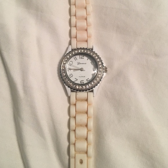 2 Geneva watches - Picture 3 of 3