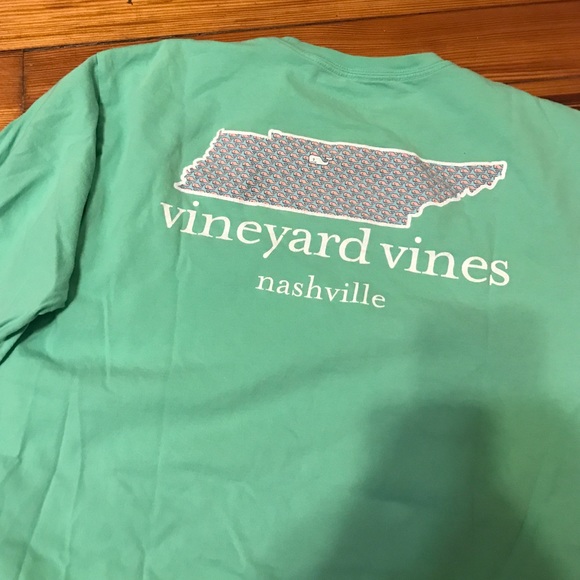 Vineyard vines mens nashville tshirt