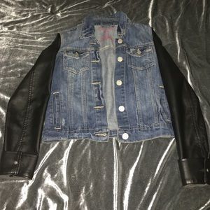 Jean jacket with leather sleeves
