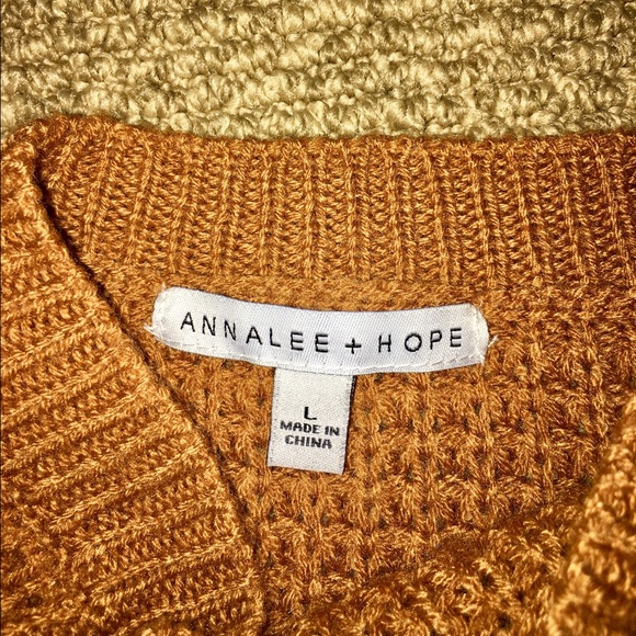 Comfy orange-brown sweater with zipper detail - Picture 3 of 3