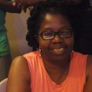 Meet your Posher, Debora